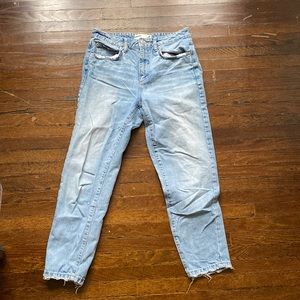 Mom jeans, Garage size 5 light washed